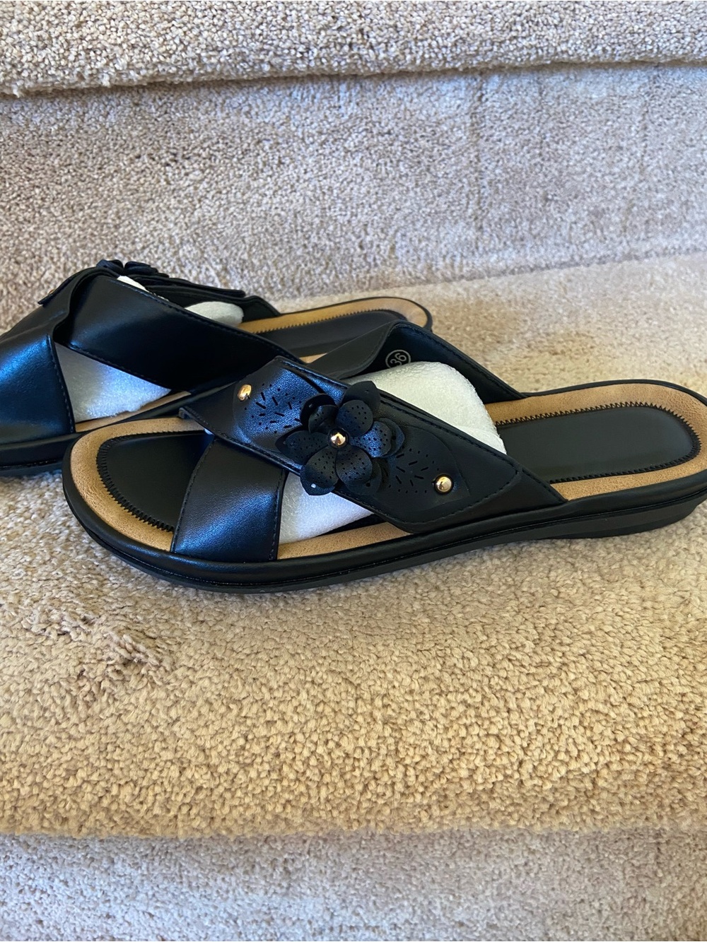 Source Unknown Black Floral Accent Slide Sandals with Gold Studs